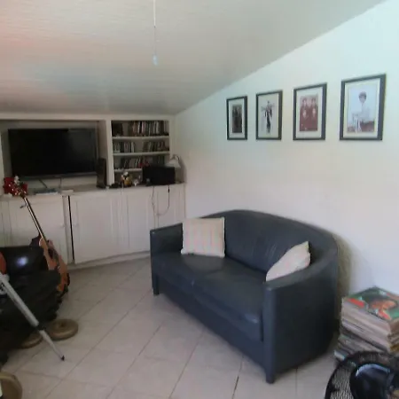 Les Ouilerres Bed & Breakfast *